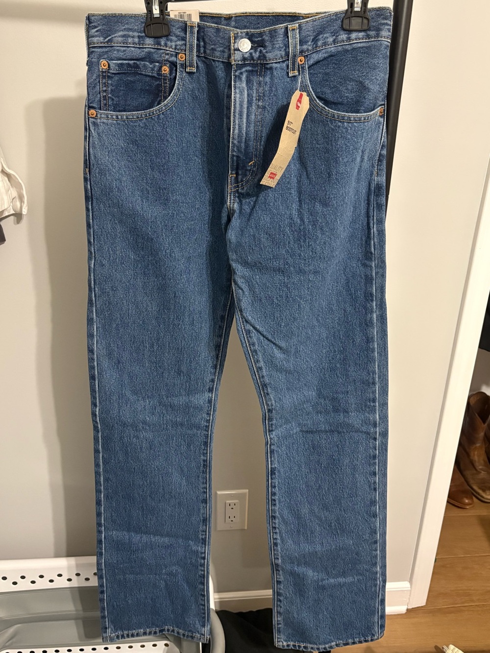 Levi 517 Bootcut Men’s Jeans in Medium Blue